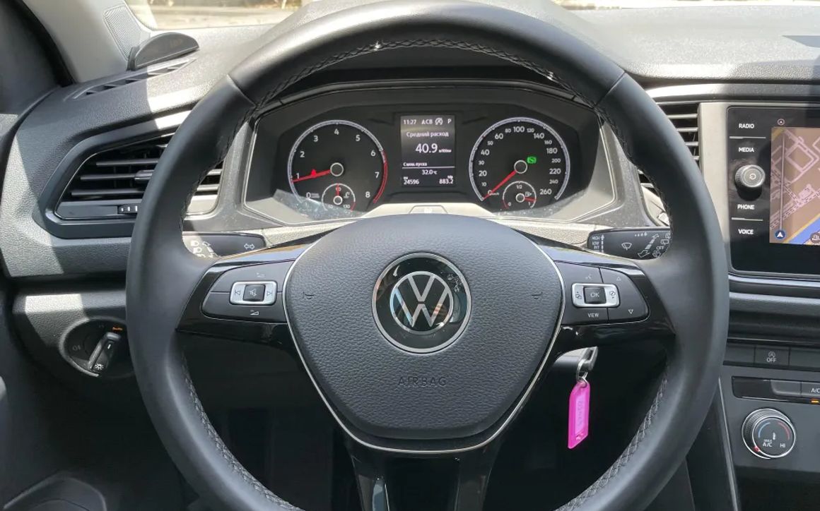 Volkswagen T-ROC - image 9