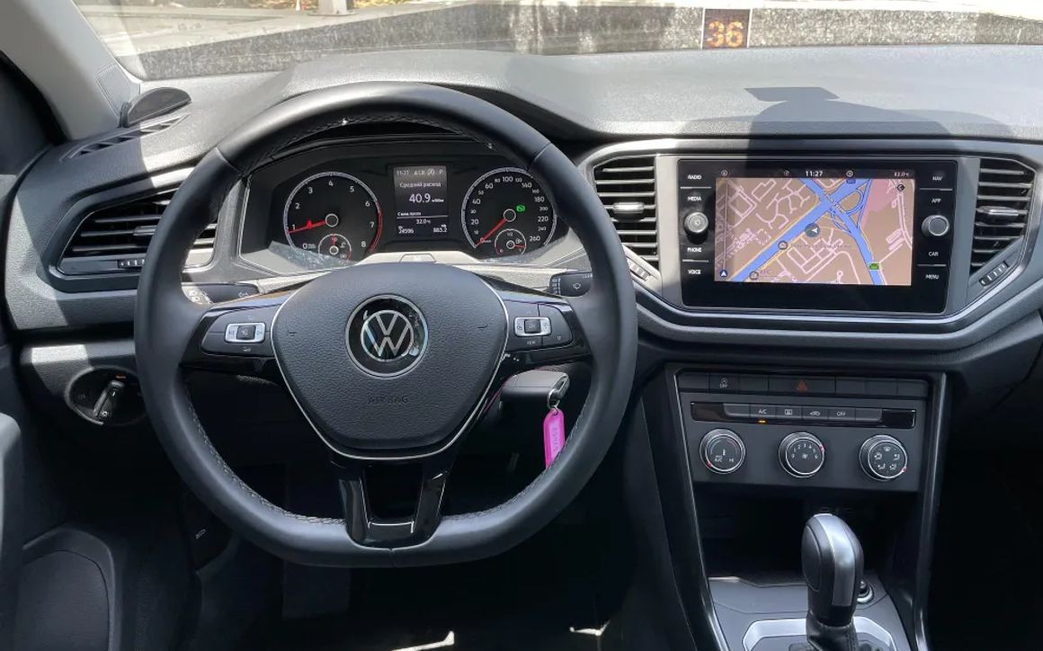 Volkswagen T-ROC - image 8