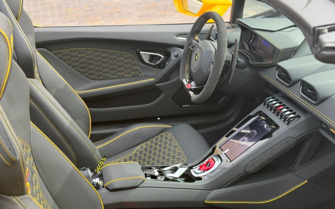 Lamborghini Evo Spyder - image 5