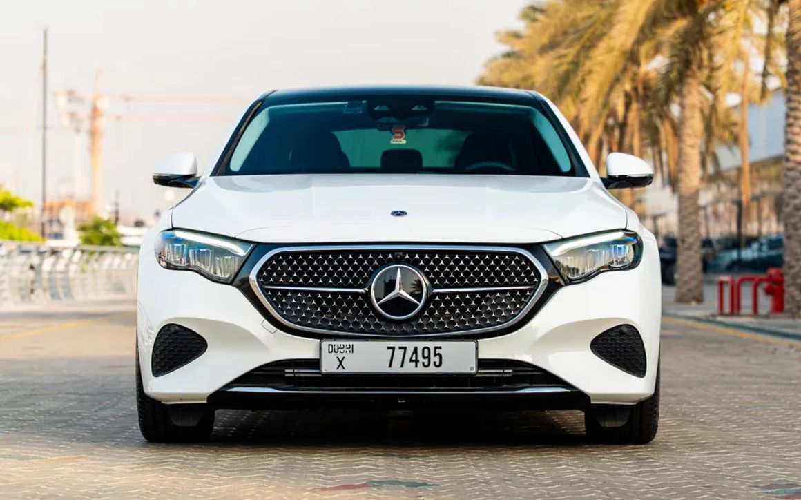 MERCEDES E200 - image 3