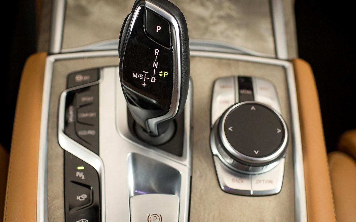 BMW 730i - image 3