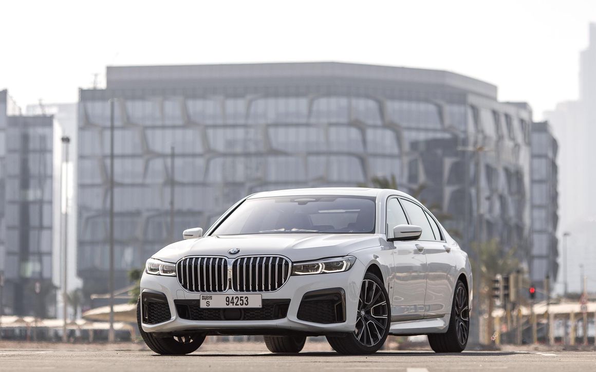 BMW 730i - image 1