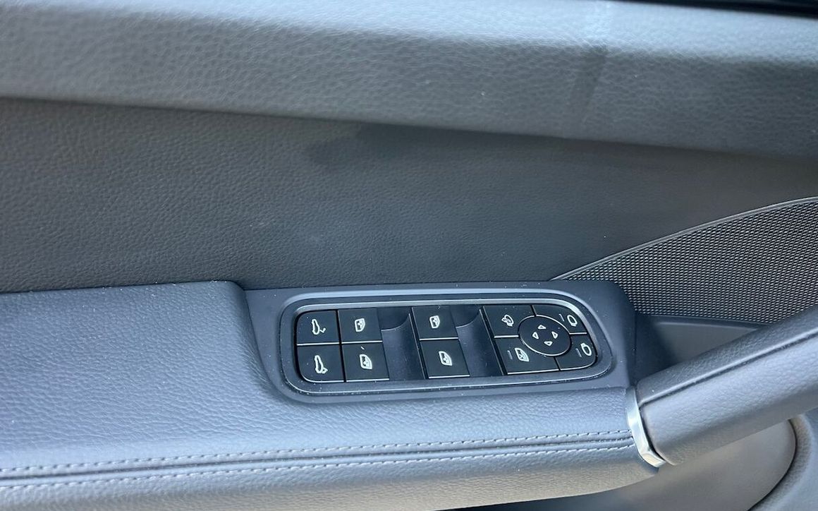 Porsche Cayenne Platinum - image 22