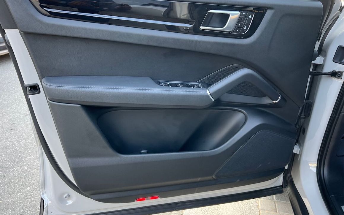Porsche Cayenne Platinum - image 21