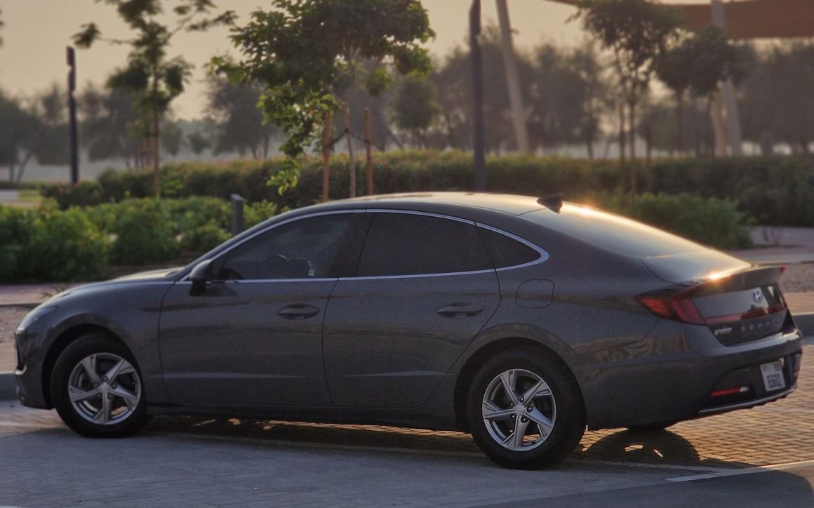 Hyundai Sonata SE - image 5
