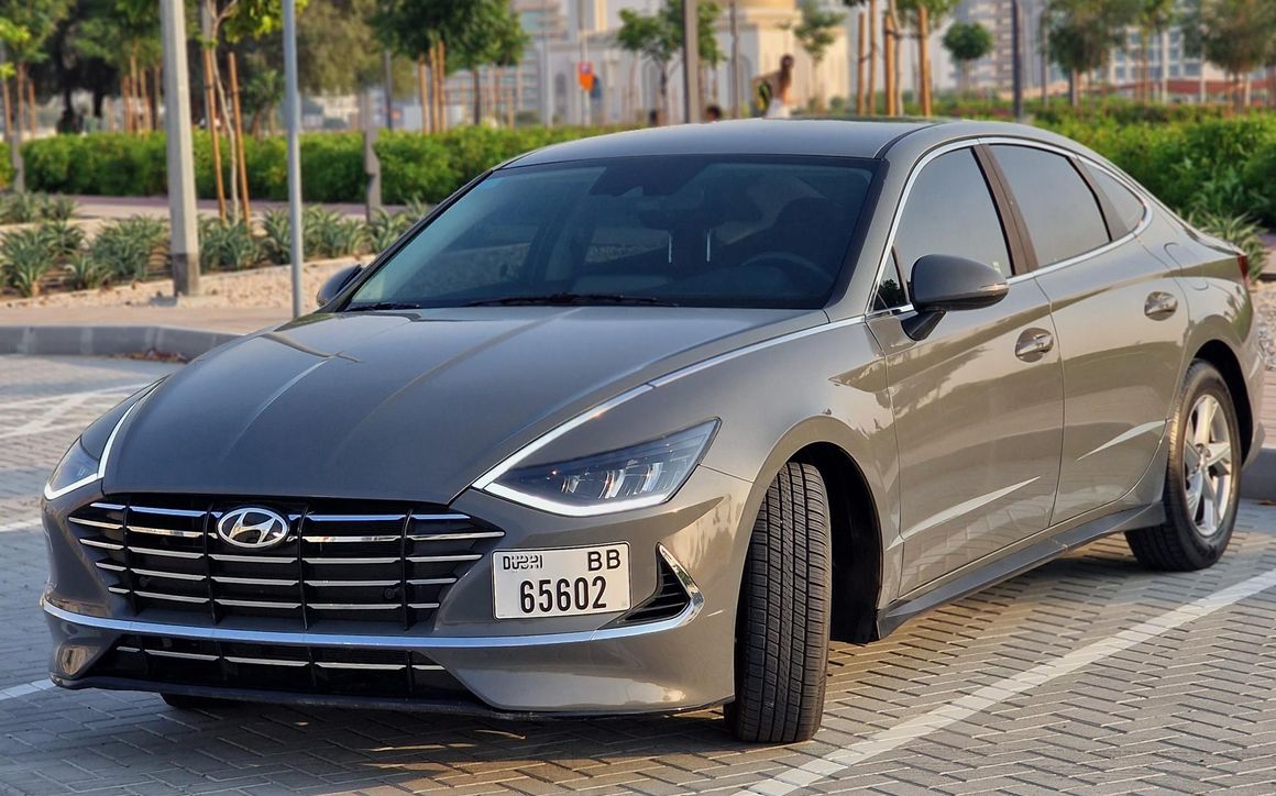 Hyundai Sonata SE - image 1