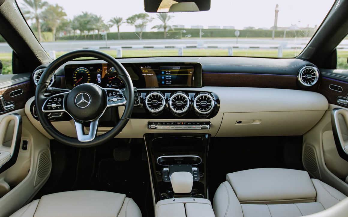MERCEDES CLA250 - image 12
