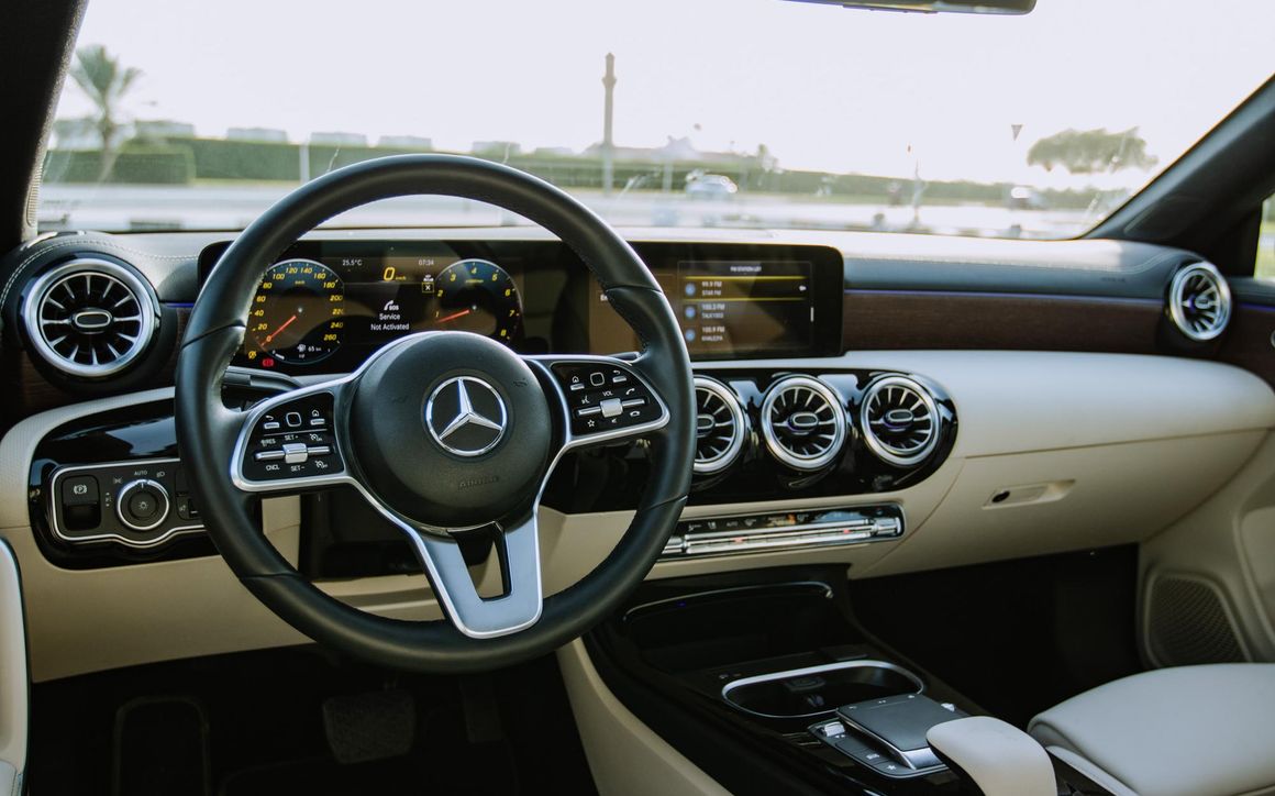 MERCEDES CLA250 - image 11