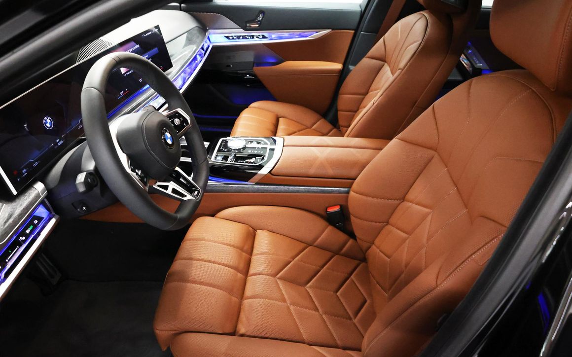 BMW 735i - image 7