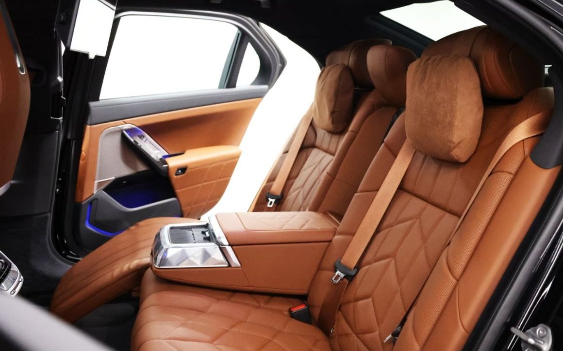 BMW 735i - image 13