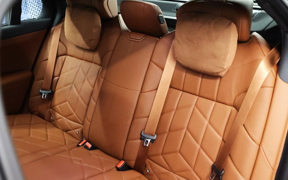 BMW 735i - image 16