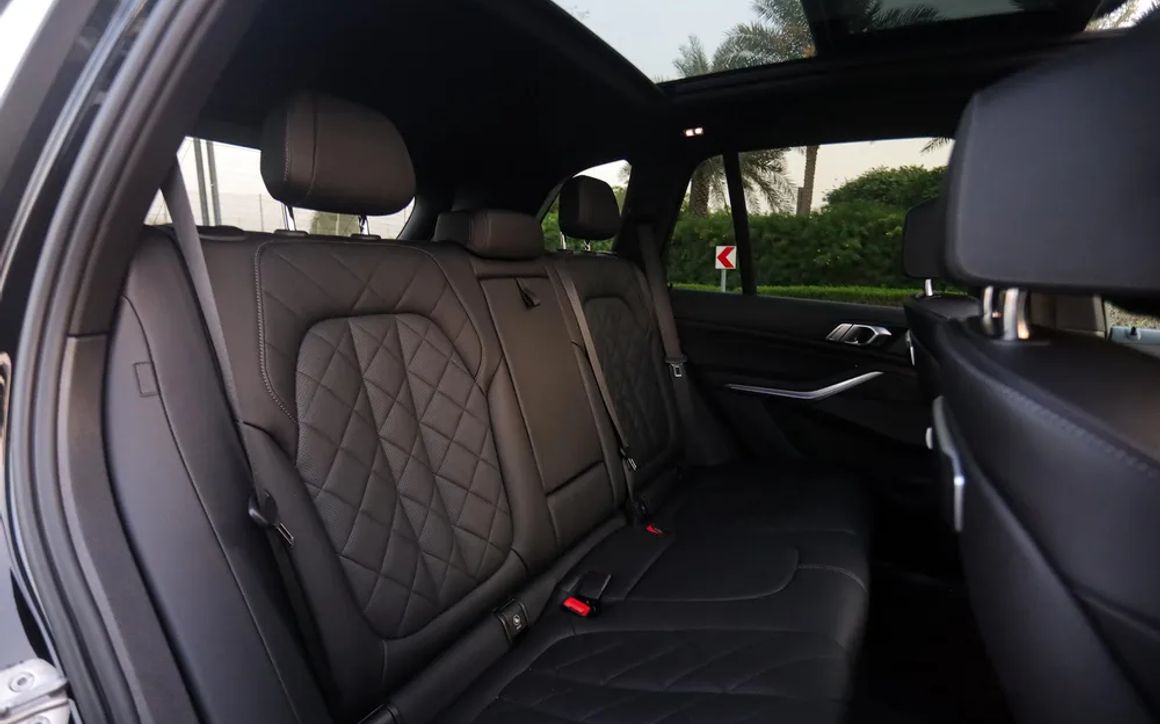 BMW X5 M50i 2024 - image 13