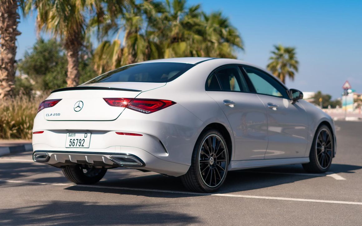 MERCEDES CLA45 AMG - image 7