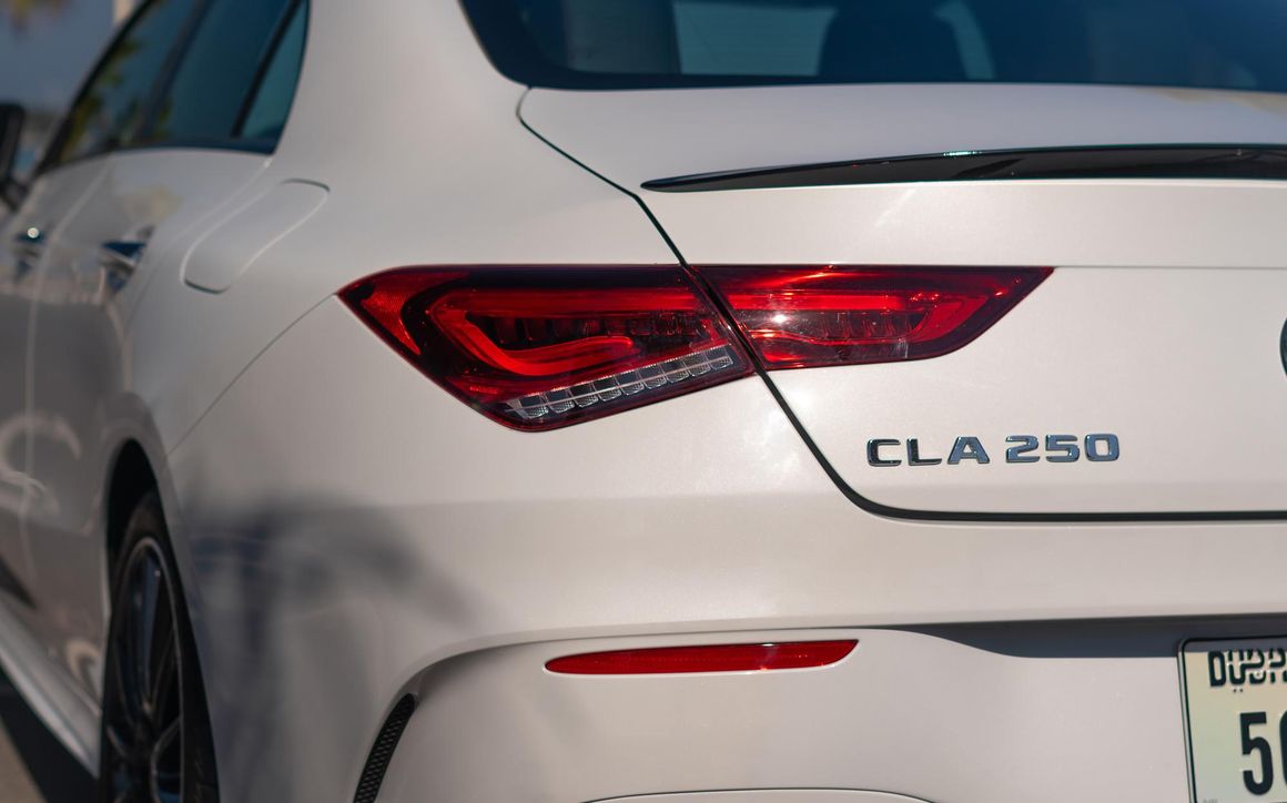 MERCEDES CLA45 AMG - image 9