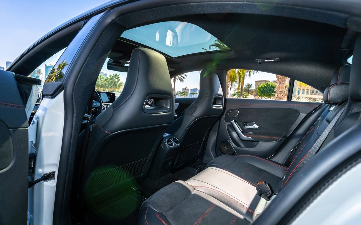 MERCEDES CLA45 AMG - image 15