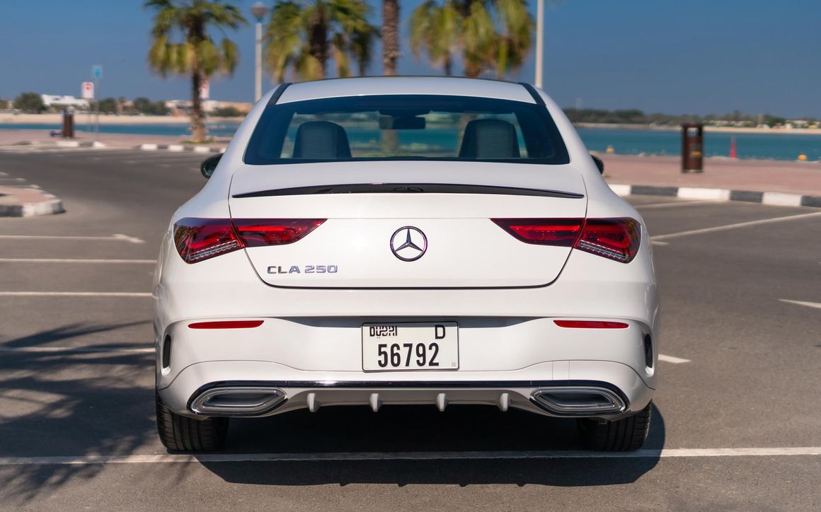 MERCEDES CLA45 AMG - image 6