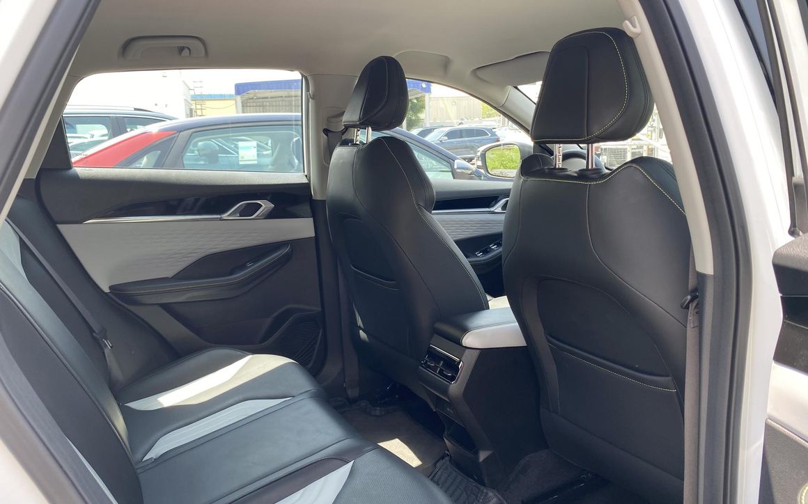 GEELY COOLRAY GL 2WD - image 12