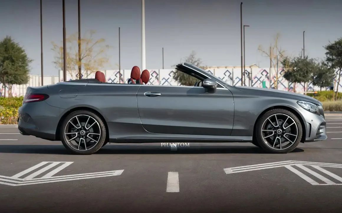 MERCEDES C200 CONVERTIBLE - image 2