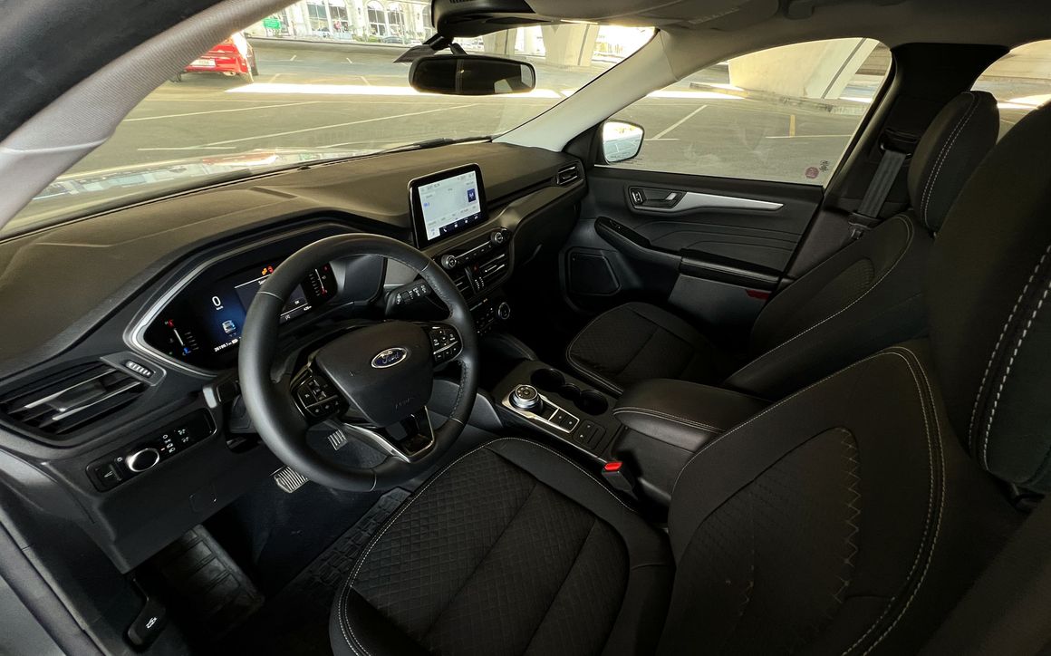Ford Escape - image 8