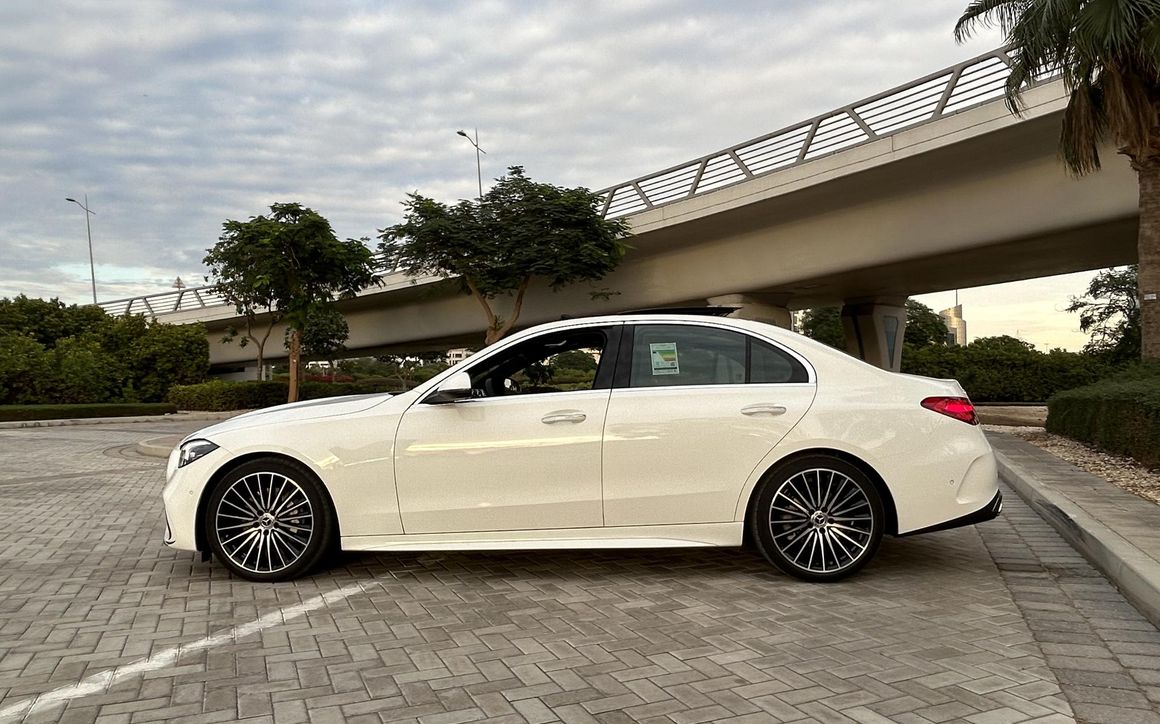 Mercedes-Benz C-200 - image 2