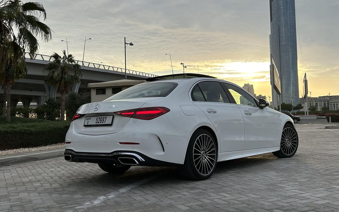 Mercedes-Benz C-200 - image 6
