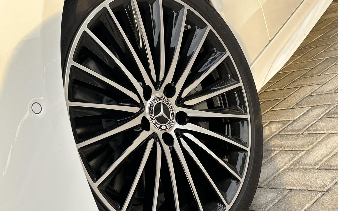 Mercedes-Benz C-200 - image 18
