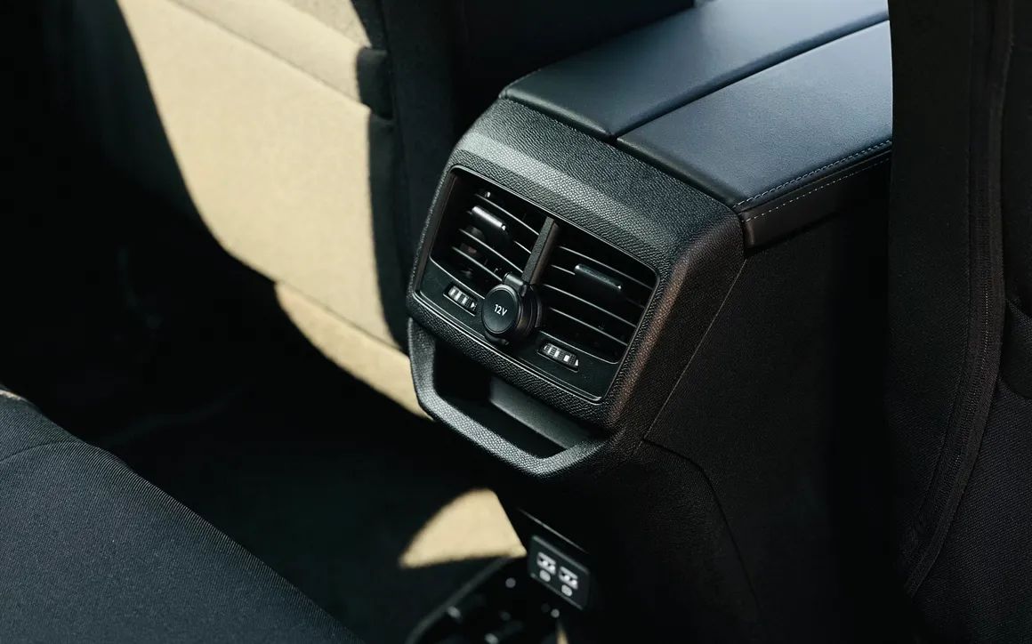 PEUGEOT 3008 - image 12