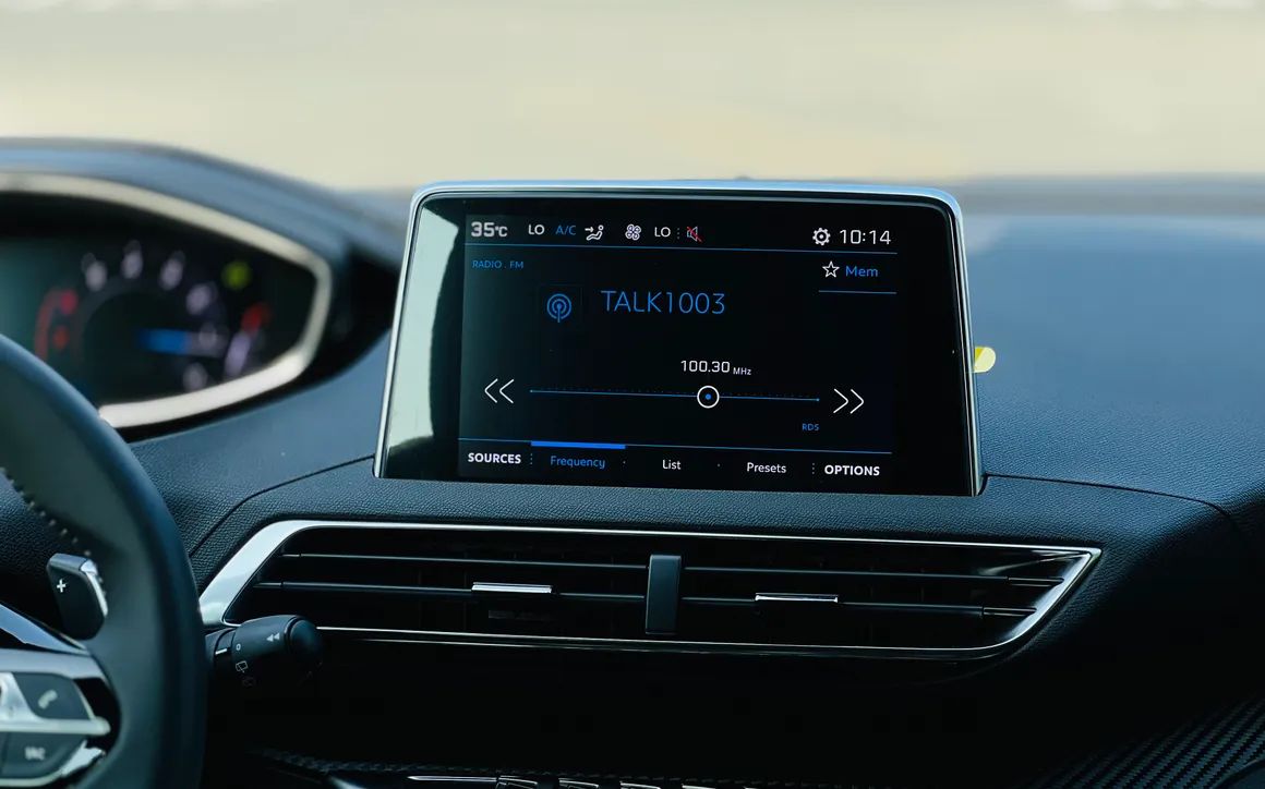 PEUGEOT 3008 - image 10