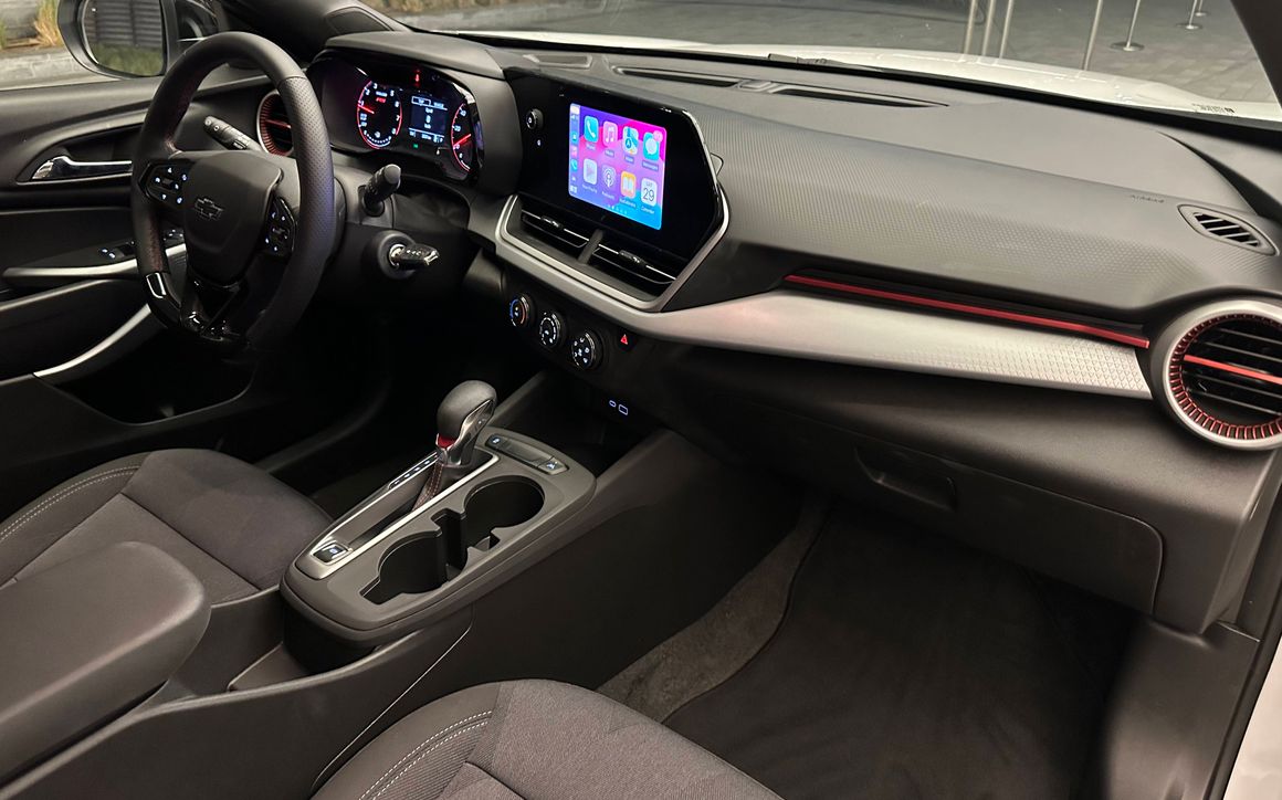 Chevrolet Trax (white) - image 10