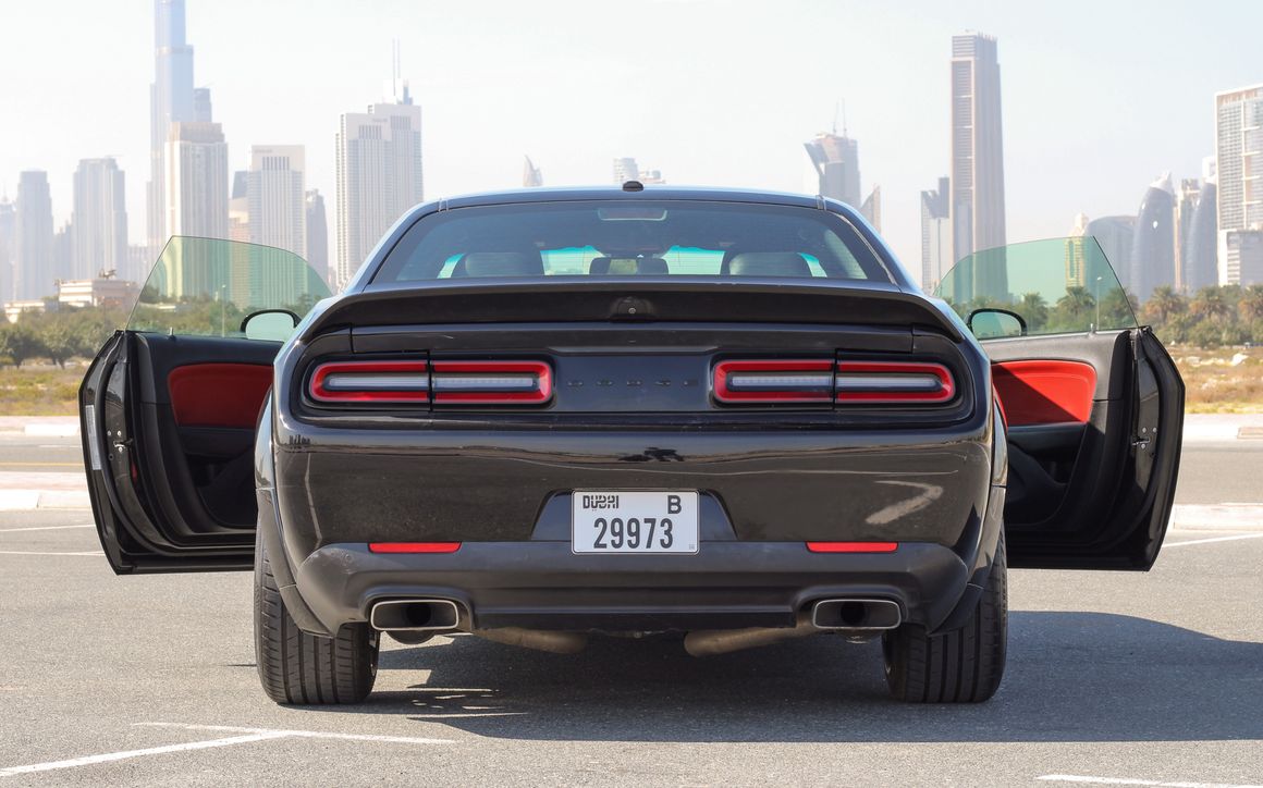 Dodge Challenger V8 - image 7