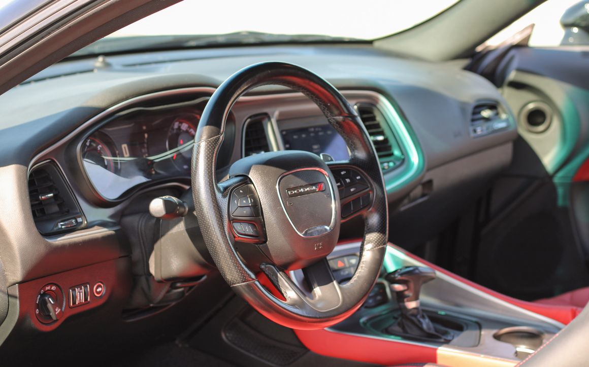 Dodge Challenger V8 - image 8
