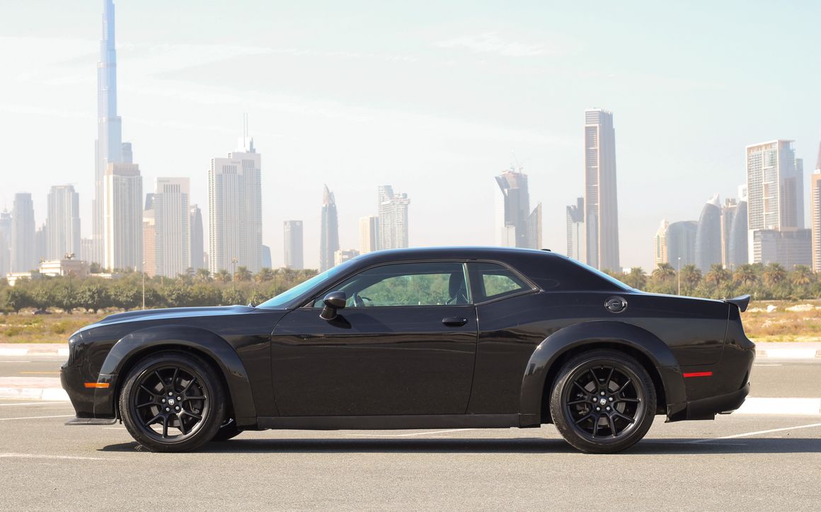 Dodge Challenger V8 - image 2