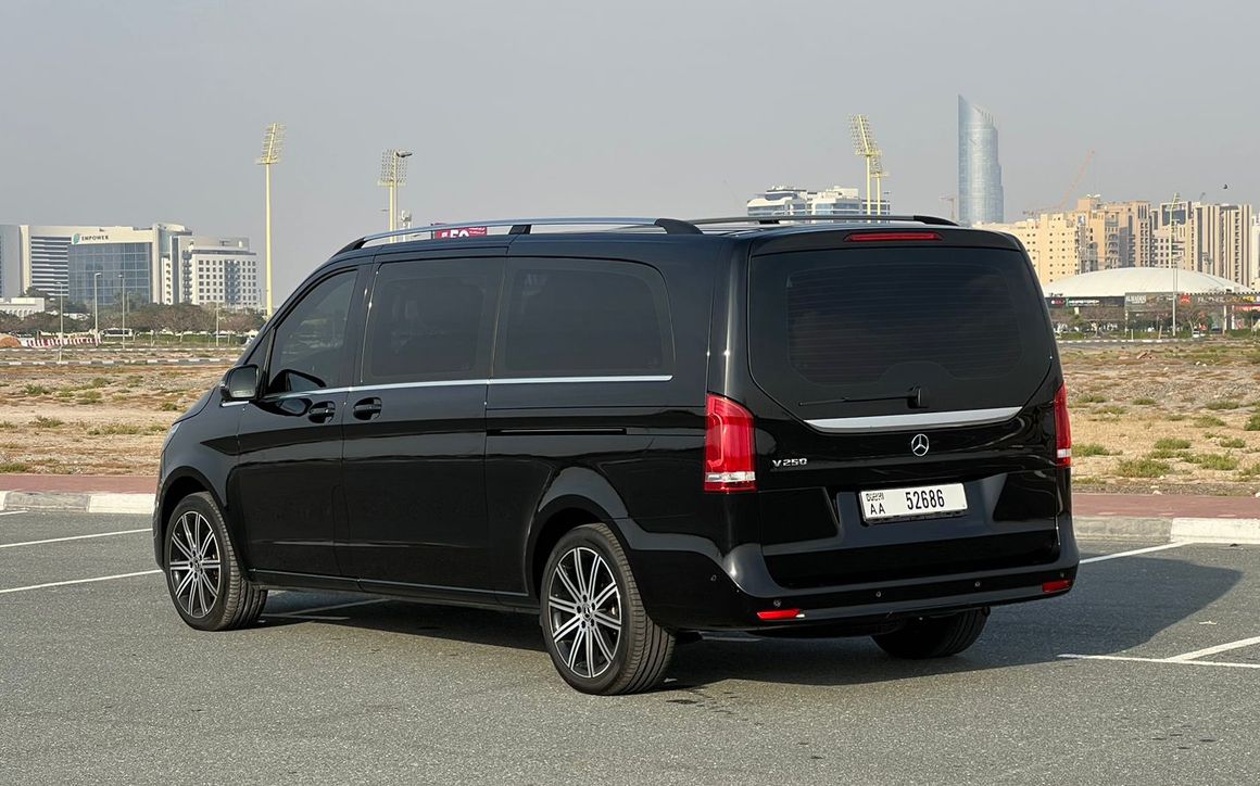 MERCEDES V250 - image 2