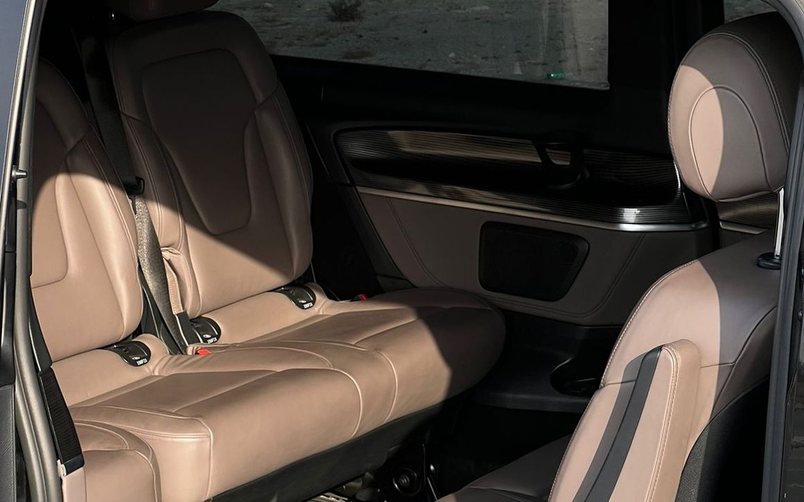 MERCEDES V250 - image 8