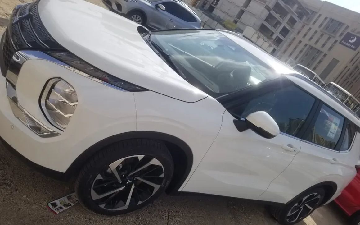 Mitsubishi Outlander - image 3