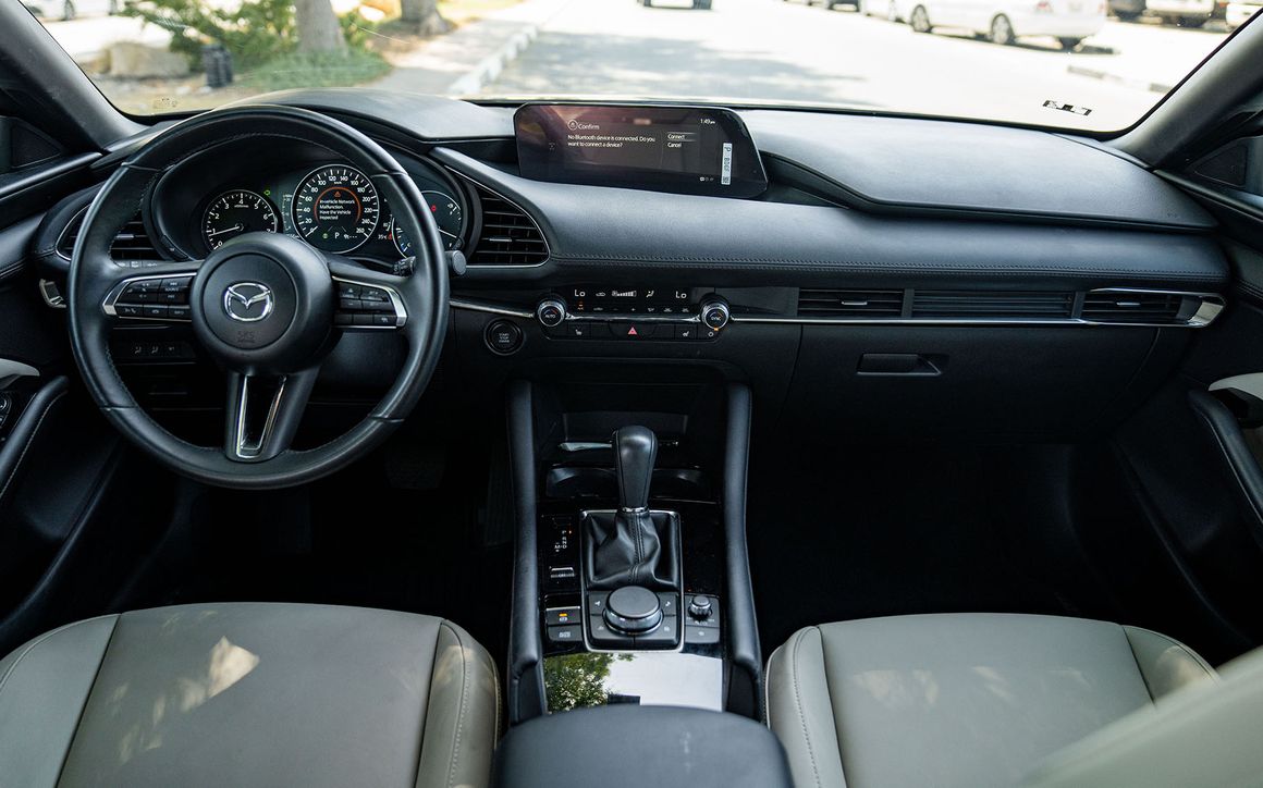 MAZDA 3 - image 11