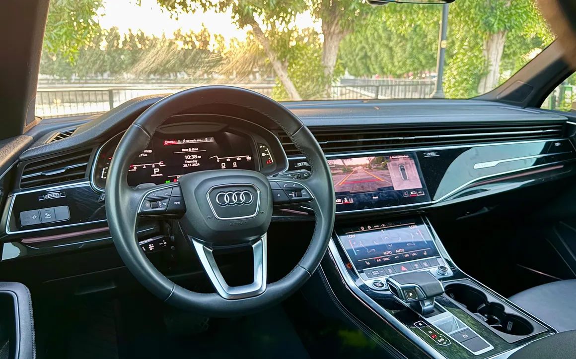 Audi Q7 - image 12