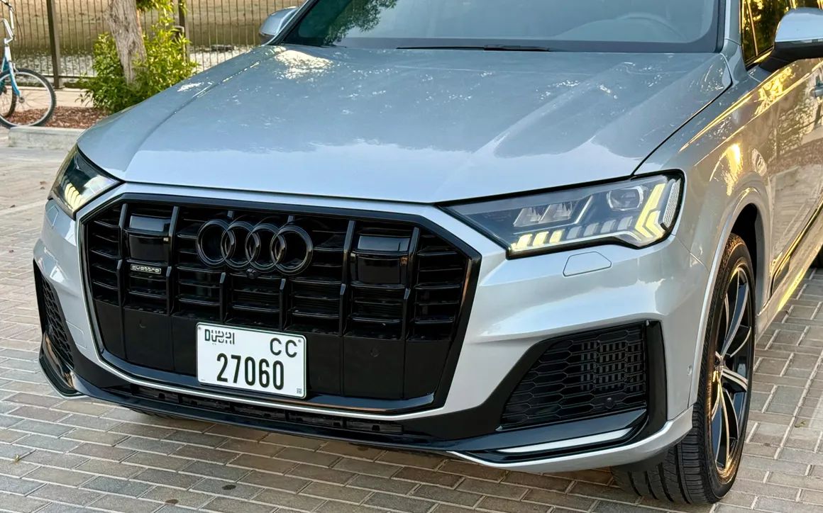 Audi Q7 - image 7