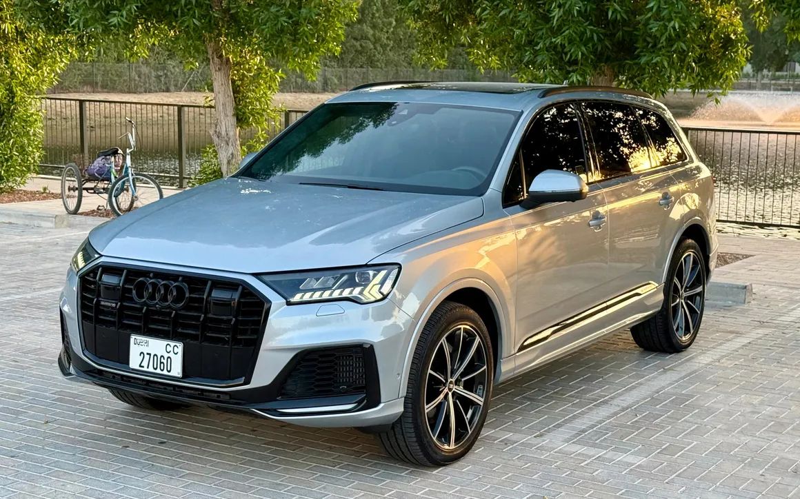Audi Q7 - image 1
