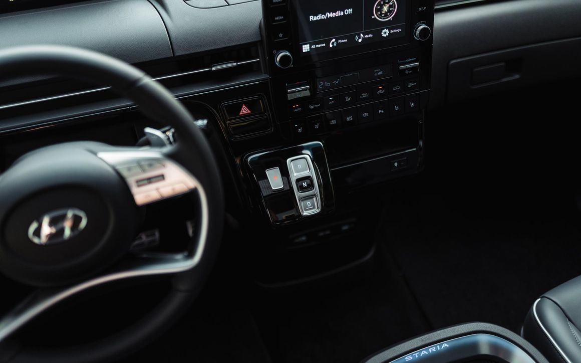 HYUNDAI STARIA - image 7