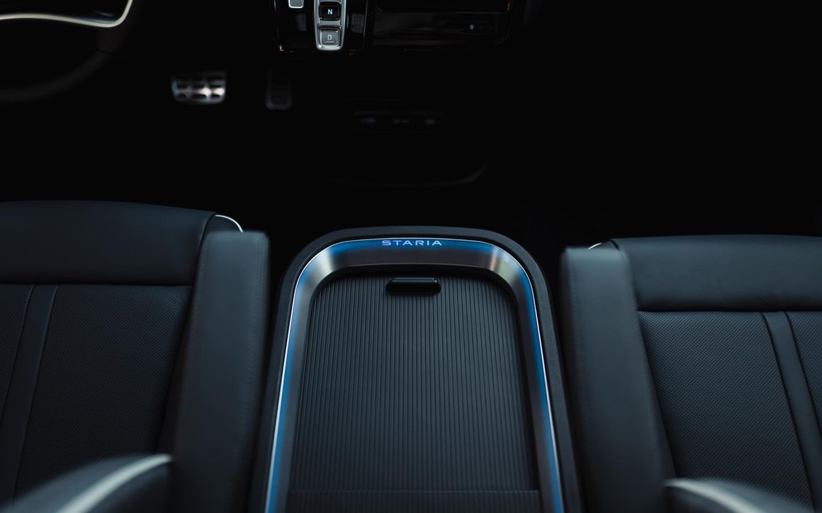 HYUNDAI STARIA - image 13