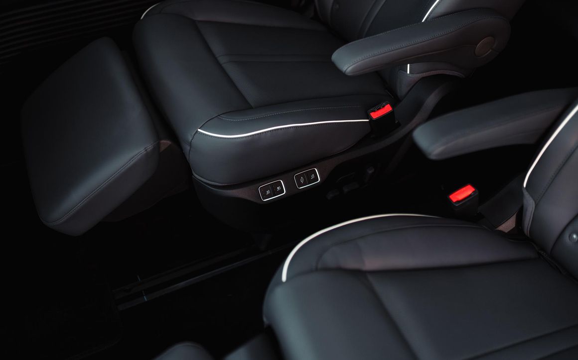 HYUNDAI STARIA - image 9