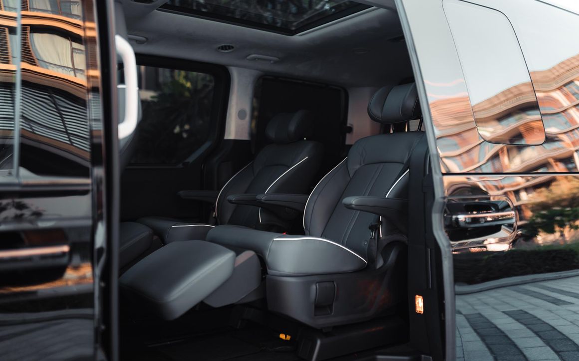 HYUNDAI STARIA - image 6