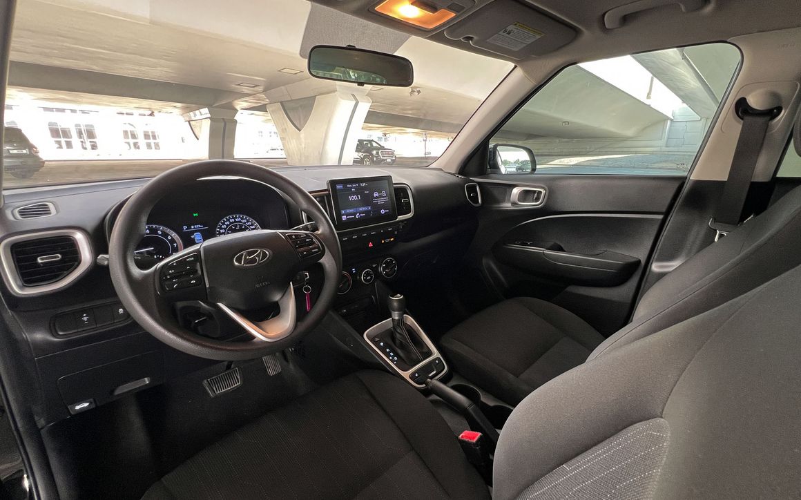 Hyundai Venue - image 8