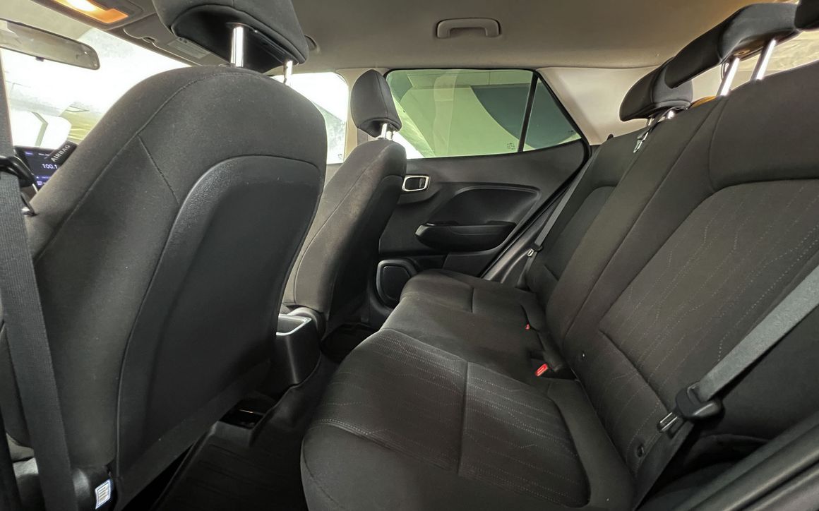Hyundai Venue - image 11