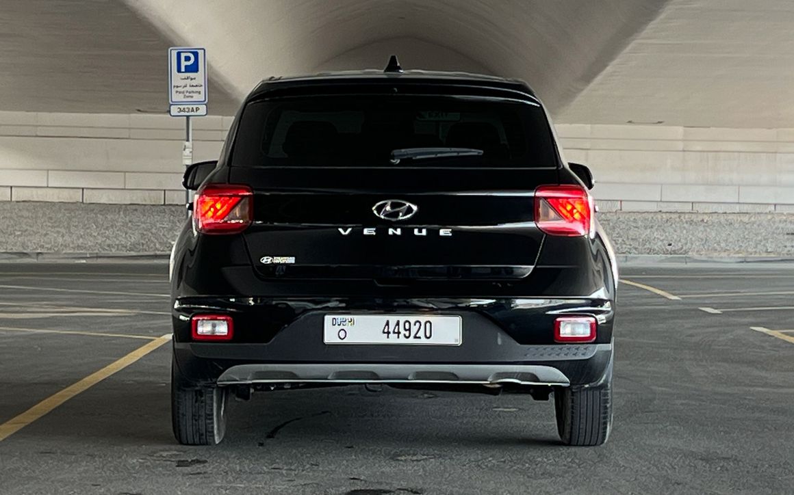 Hyundai Venue - image 6