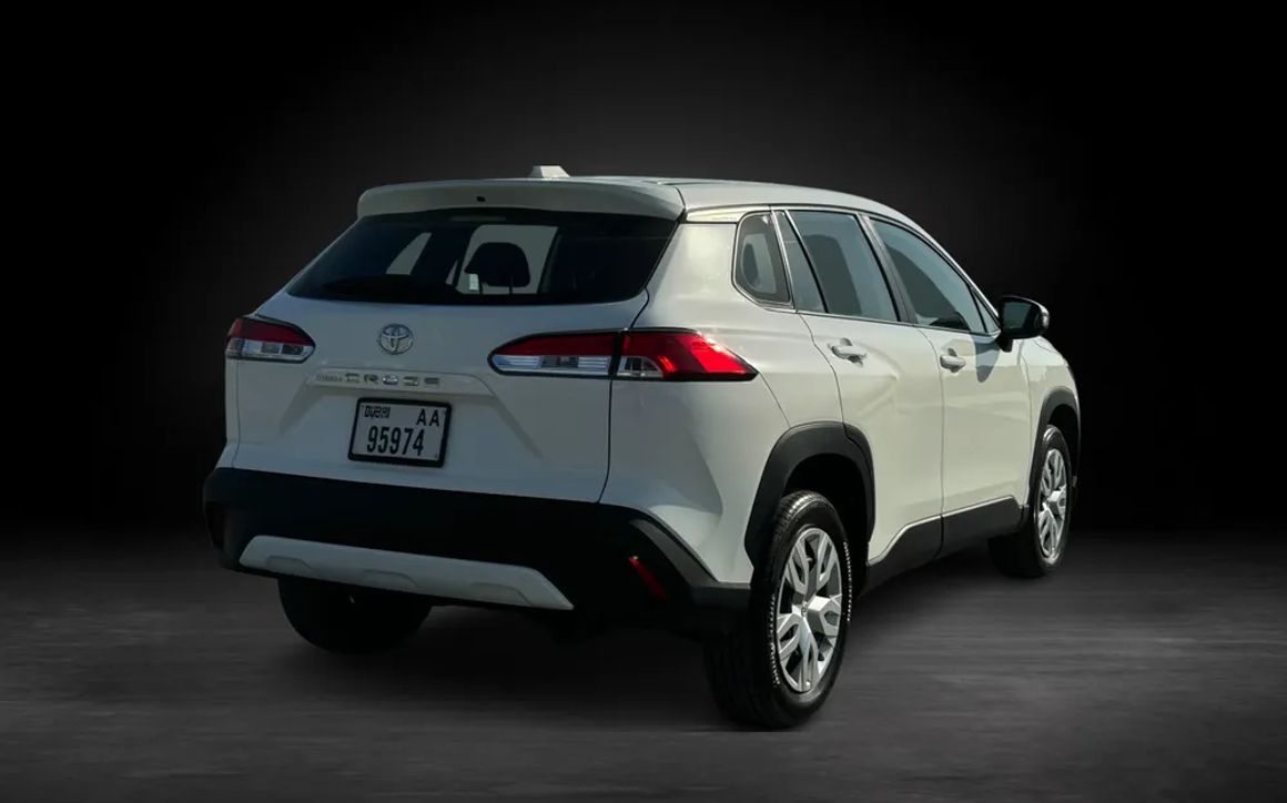 TOYOTA COROLLA CROSS - image 8