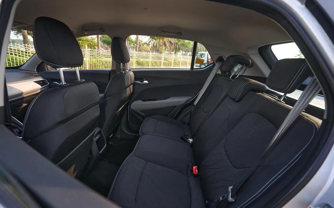 Chevrolet Groove LT - image 19