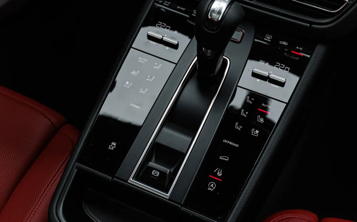 Porsche Macan - image 13