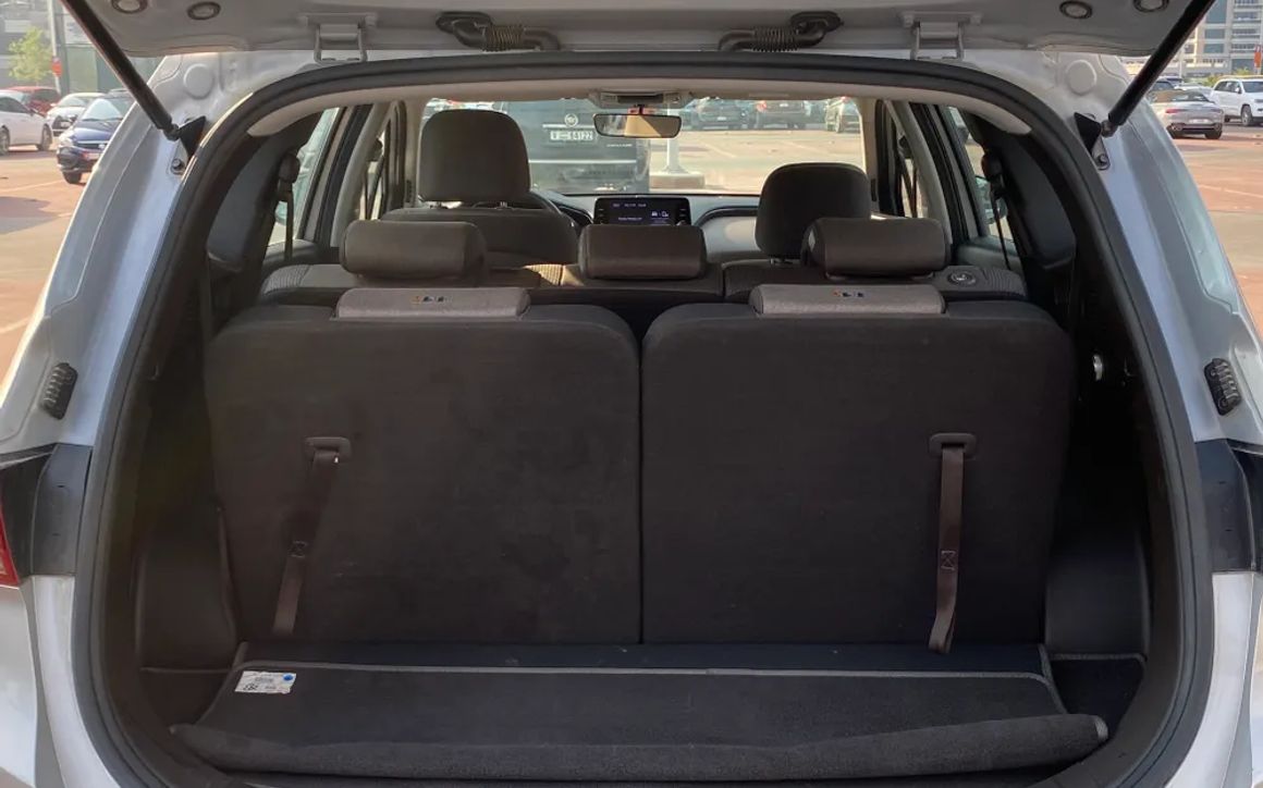 Hyundai Santa Fe - image 8